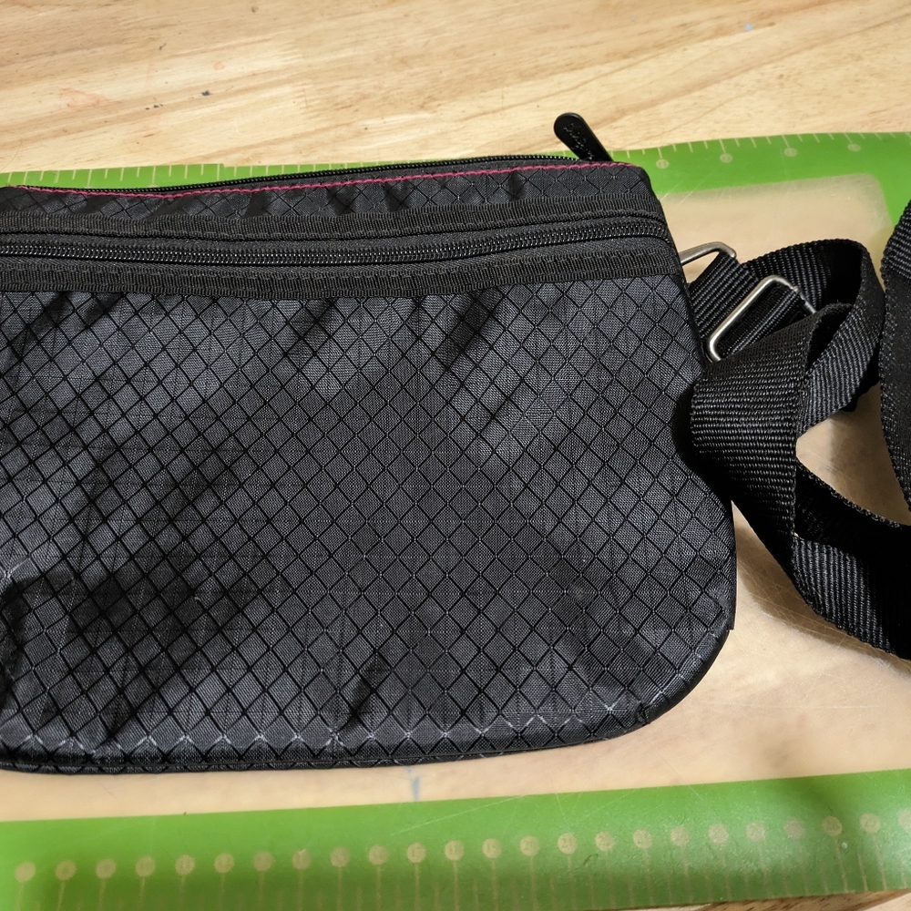 Thirty One black crossbody bag